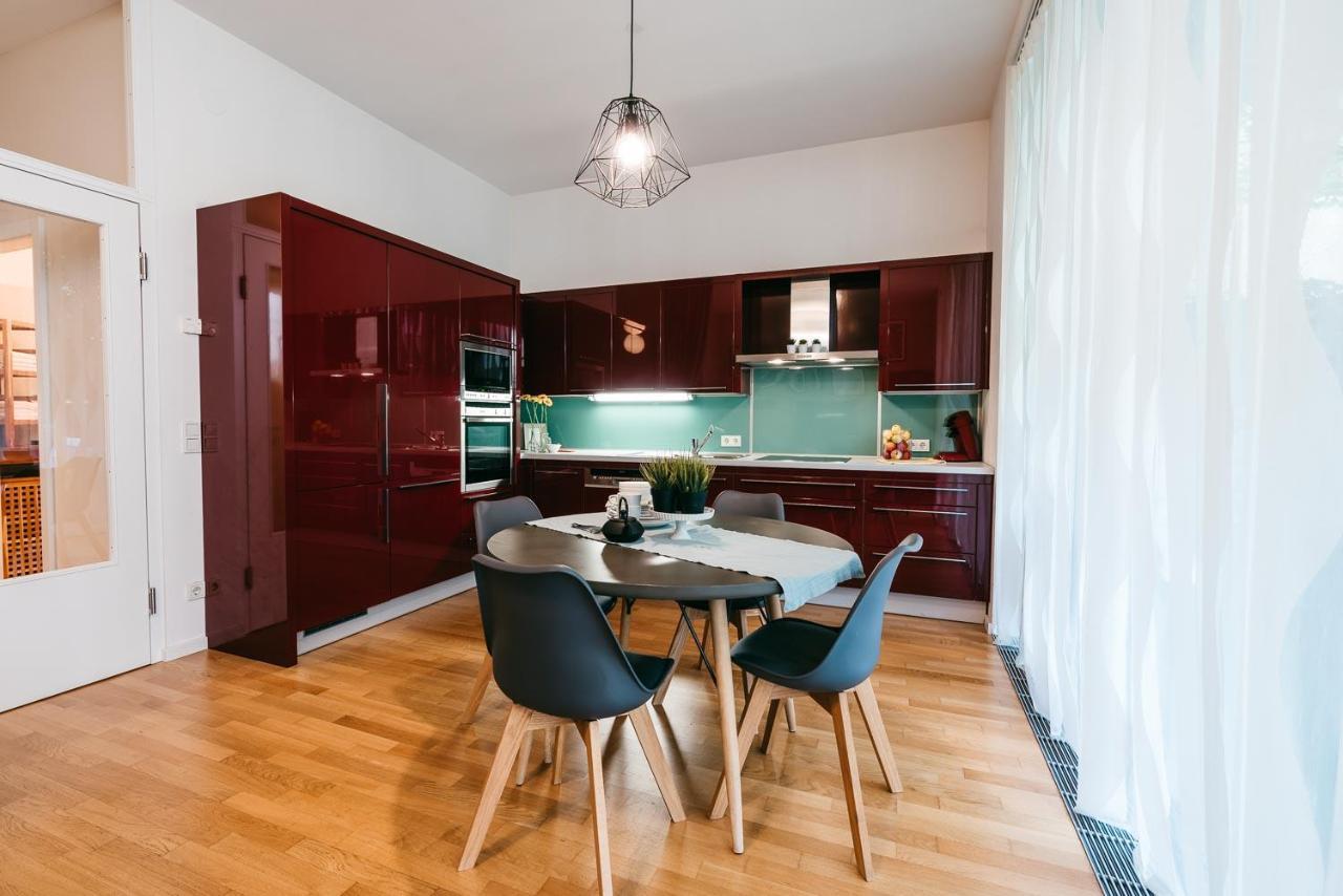 Luxury Downtown Appartement Mit Garage Graz Exterior foto